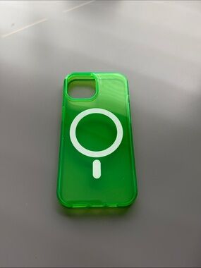 Amazon Green MagSafe-Compatible iPhone Case with White Ring